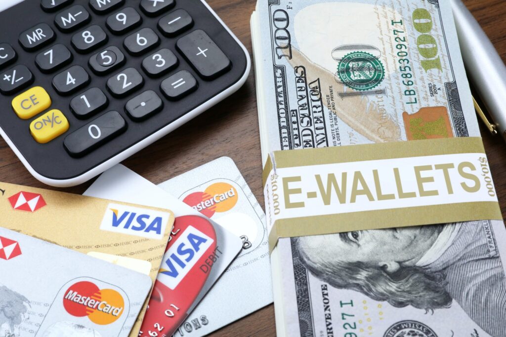 Instant Bank Transfers vs Traditional E-Wallets