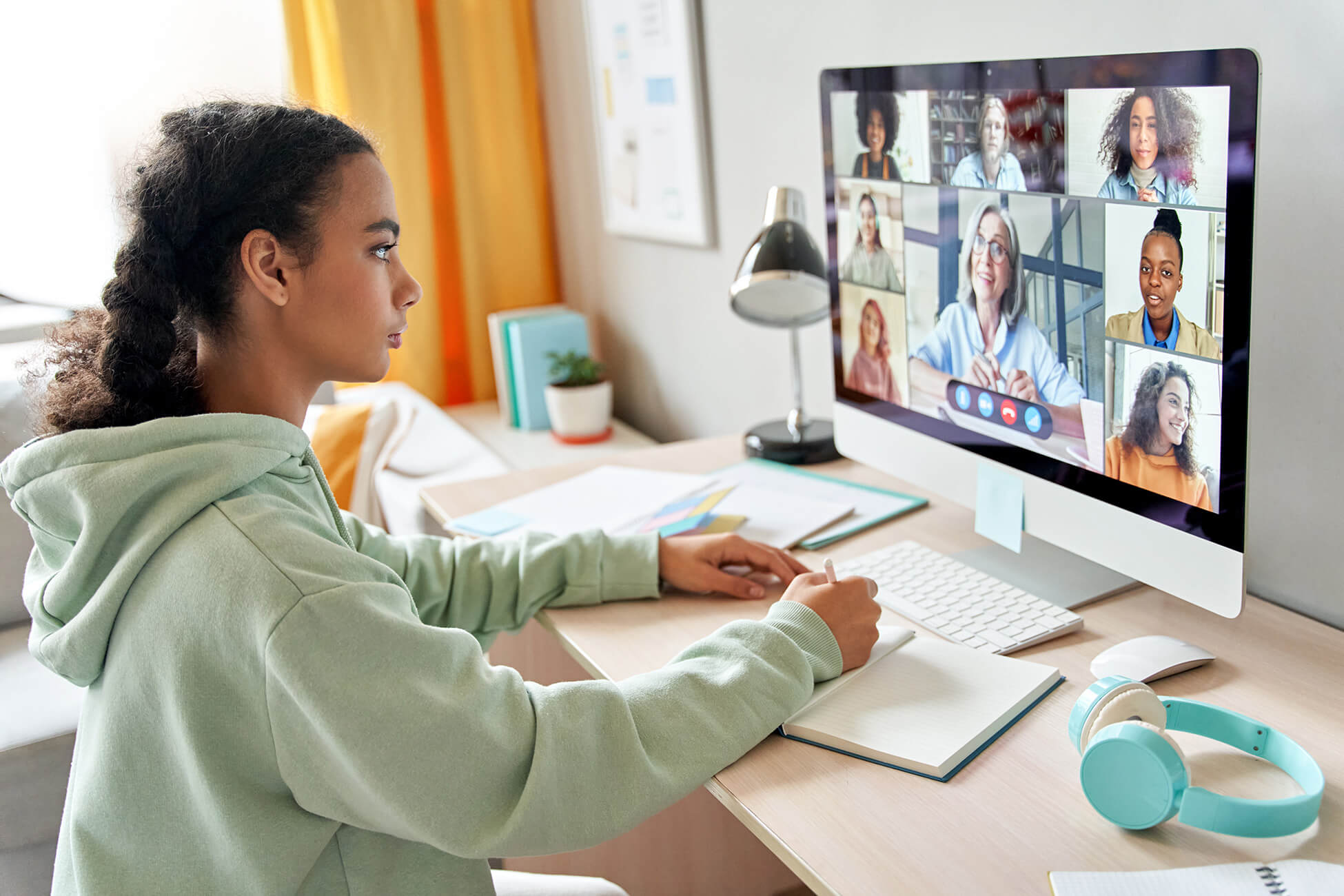 Live Streaming for Learning Smart Uses In and Out of the Classroom